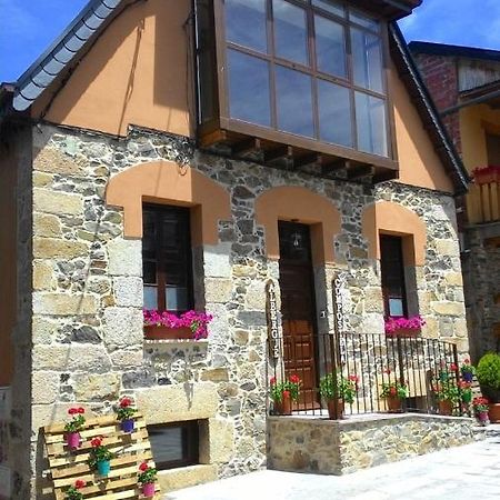 Albergue De Peregrinos Compostela Molinaseca Bagian luar foto