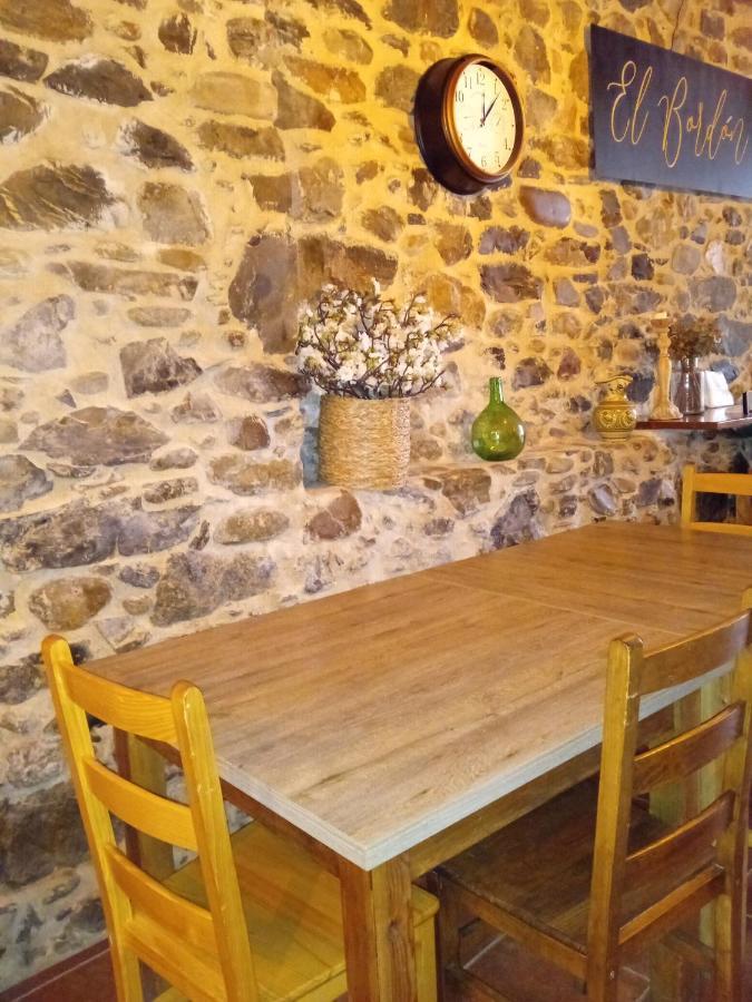 Albergue De Peregrinos Compostela Molinaseca Bagian luar foto
