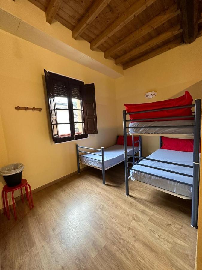Albergue De Peregrinos Compostela Molinaseca Bagian luar foto