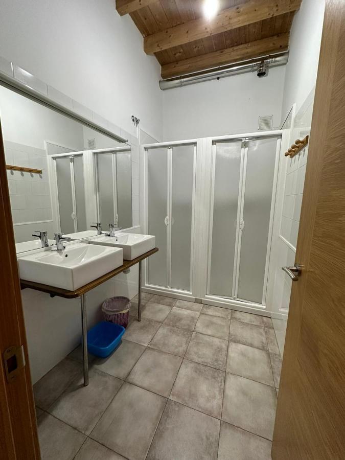 Albergue De Peregrinos Compostela Molinaseca Bagian luar foto